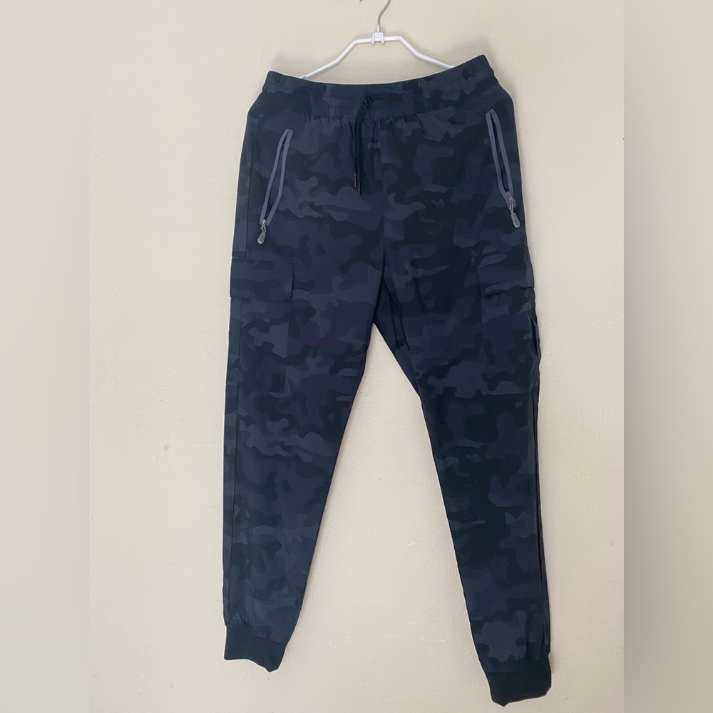 Men's Black Camo Jogger Wind Pants